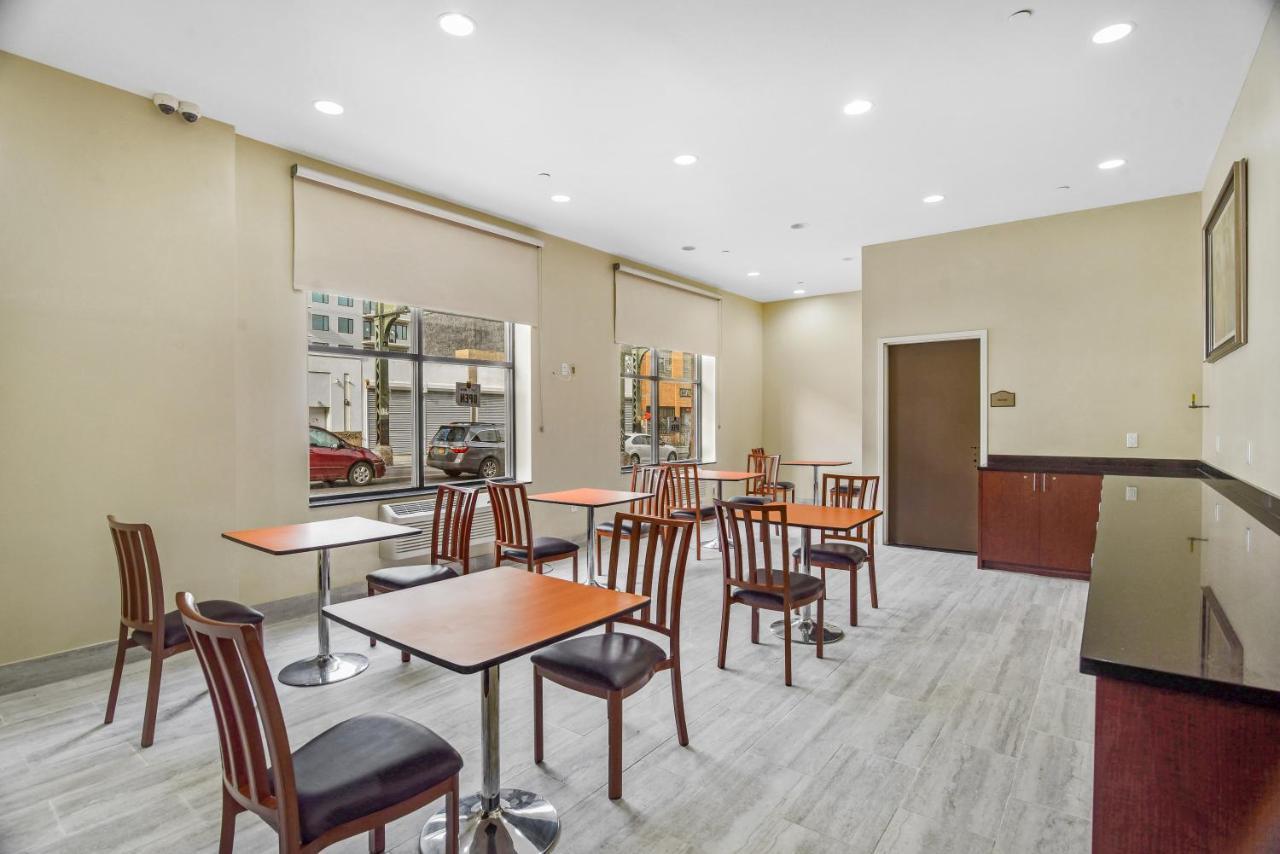 ניו יורק Brooklyn Broadway Hotel מראה חיצוני תמונה