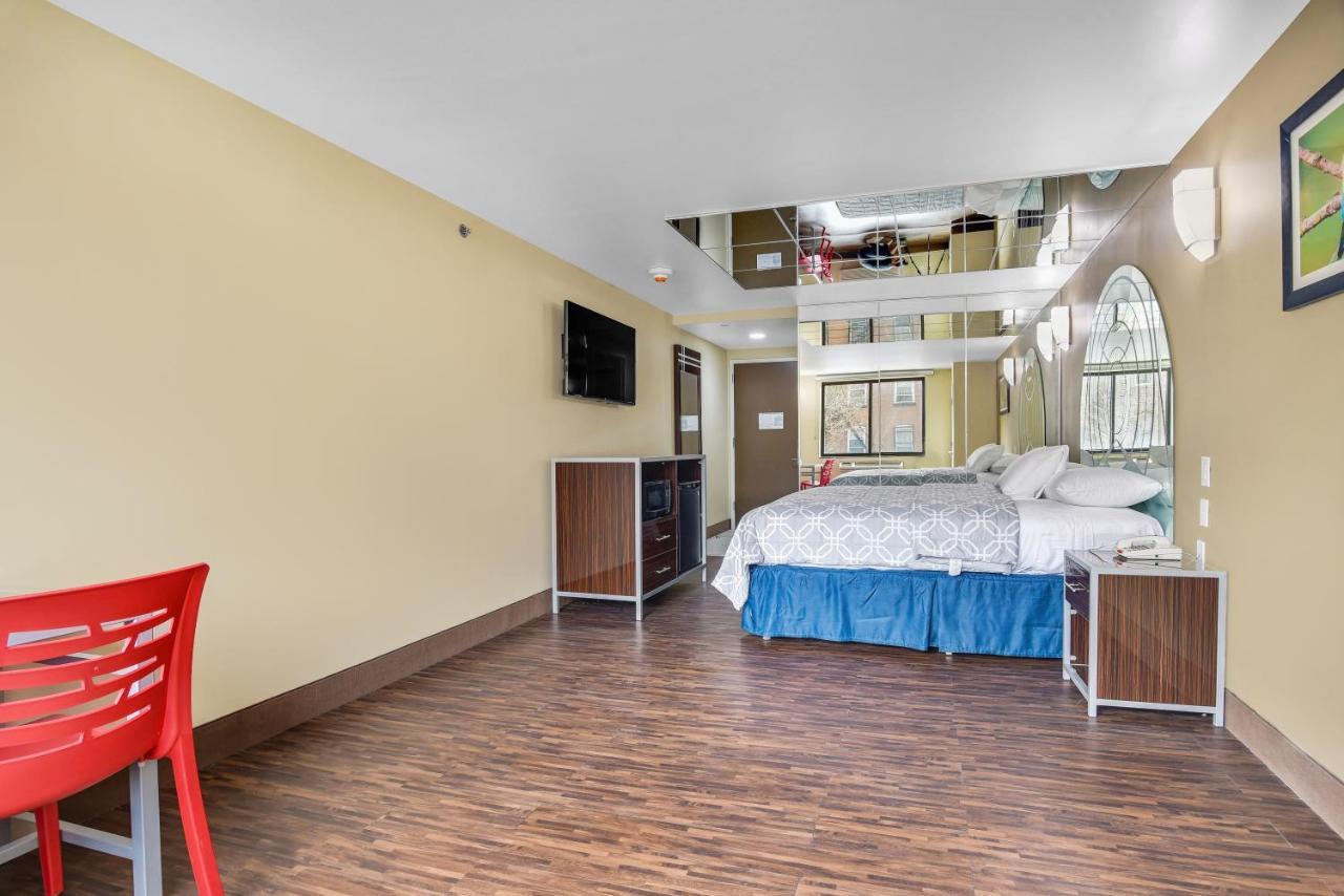 ניו יורק Brooklyn Broadway Hotel מראה חיצוני תמונה