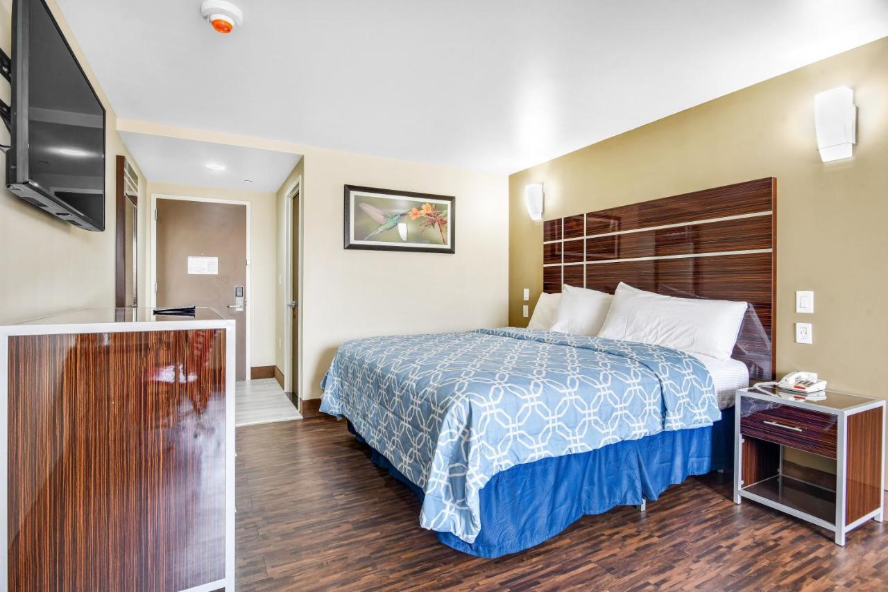 ניו יורק Brooklyn Broadway Hotel מראה חיצוני תמונה